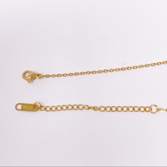 R initial Gold Necklace - Picture 8 of 8